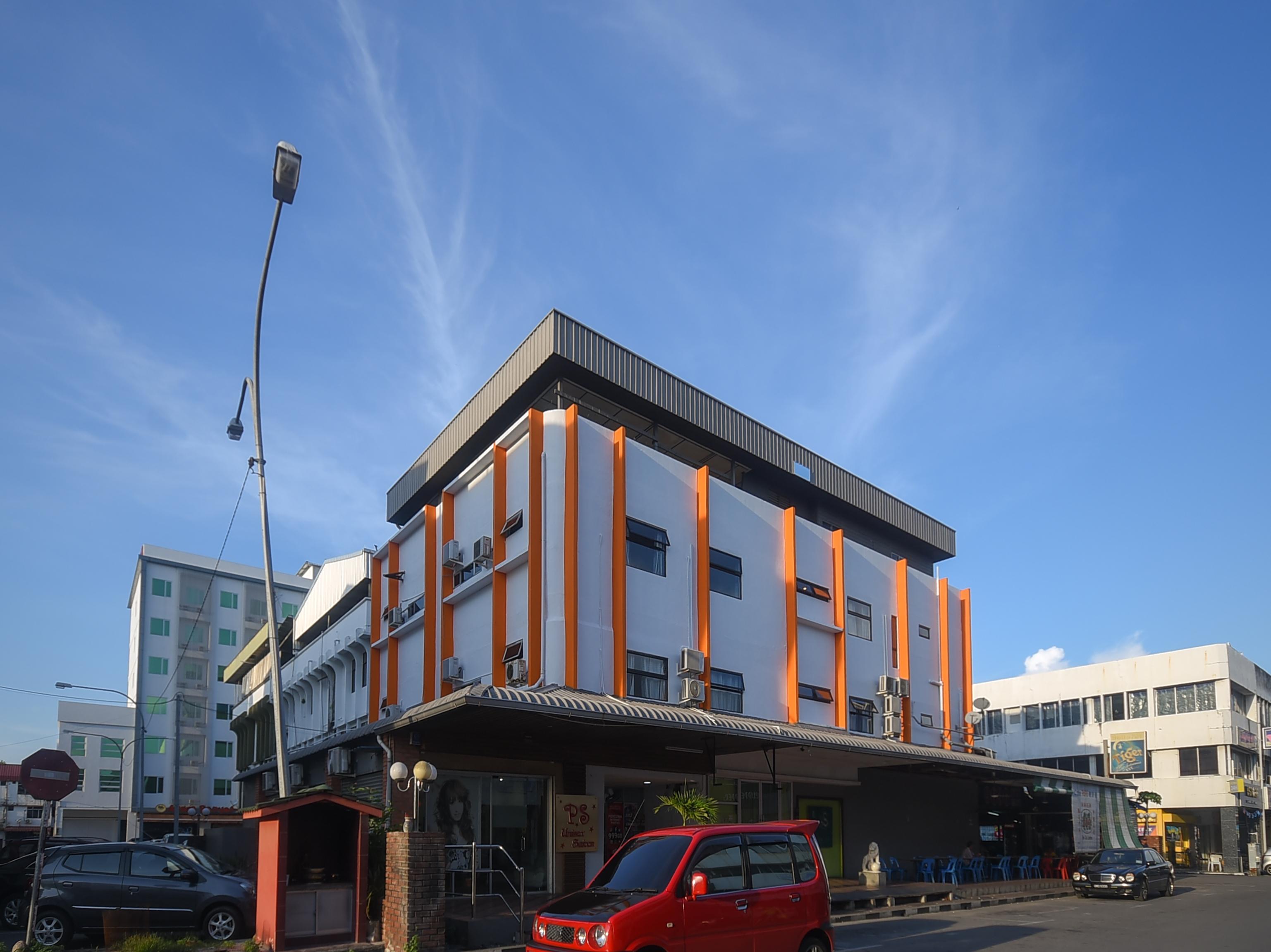 OYO 976 Dragon Inn Miri Exterior foto