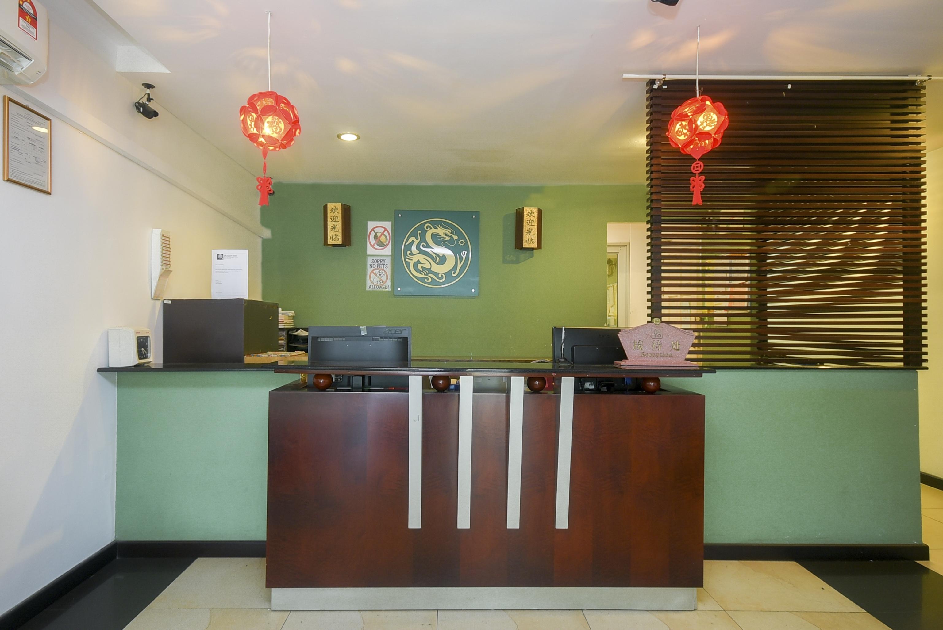 OYO 976 Dragon Inn Miri Exterior foto