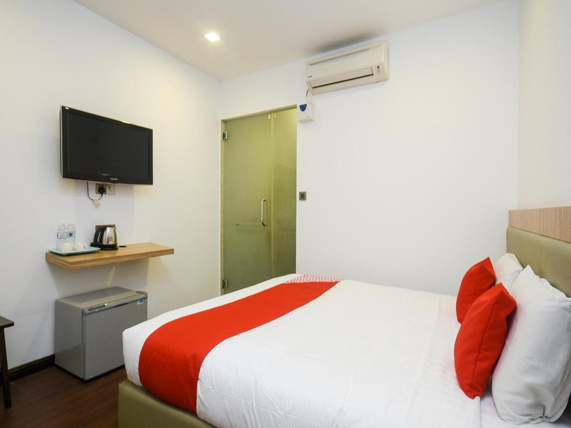 OYO 976 Dragon Inn Miri Exterior foto