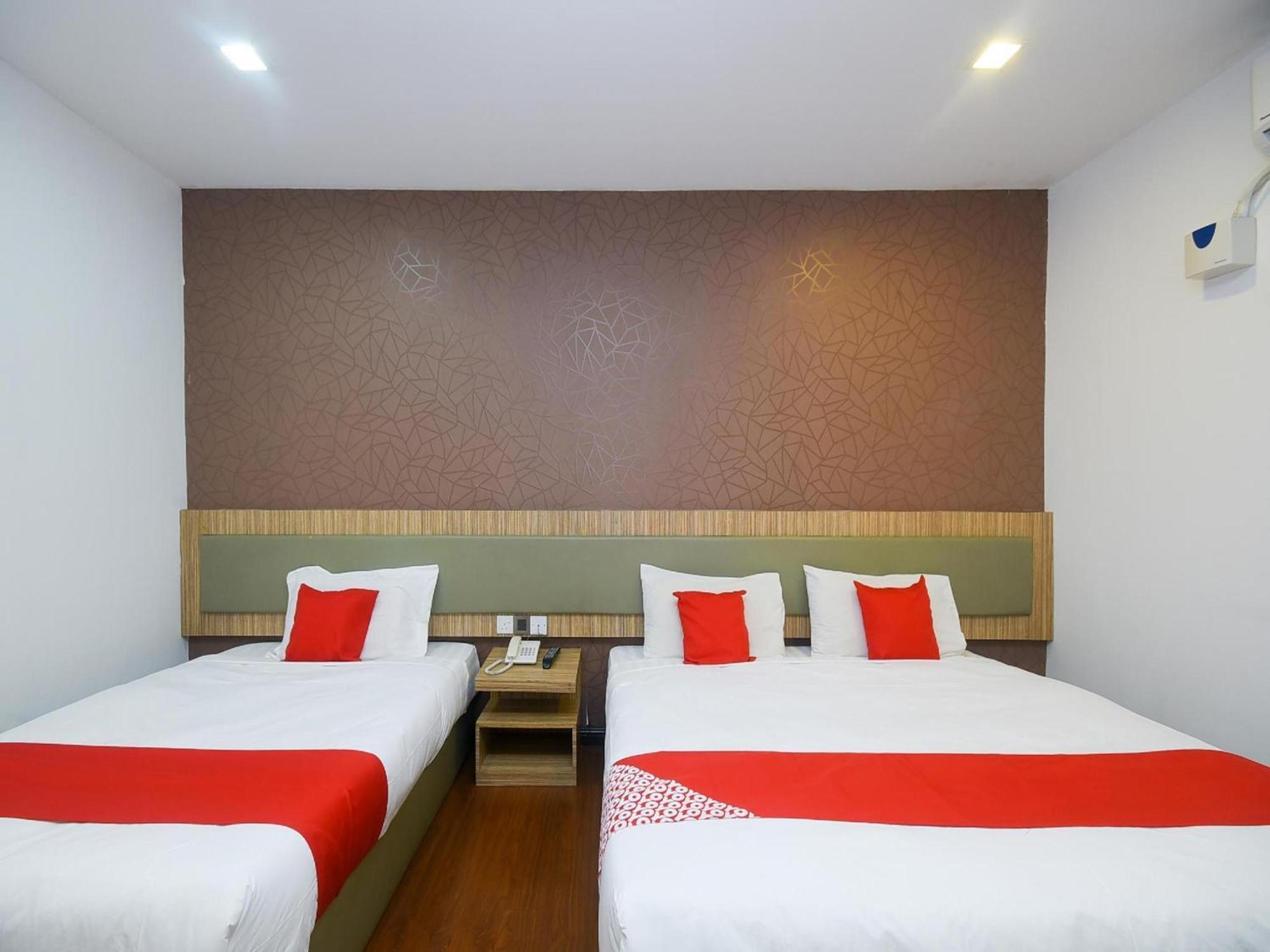 OYO 976 Dragon Inn Miri Exterior foto