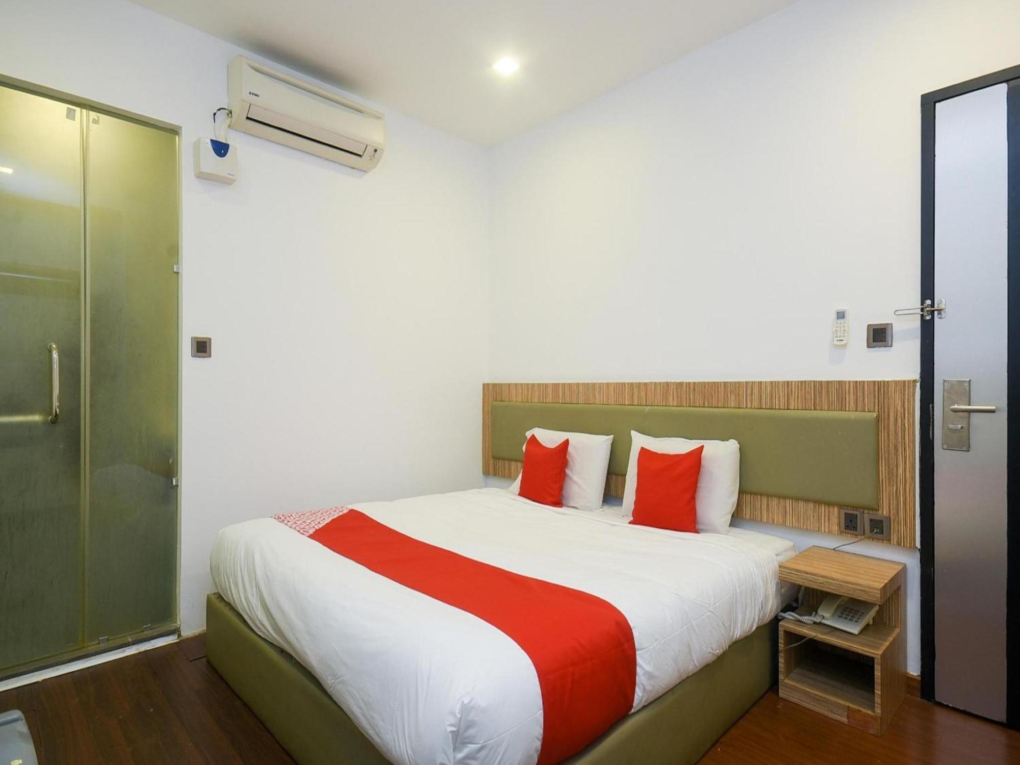 OYO 976 Dragon Inn Miri Exterior foto
