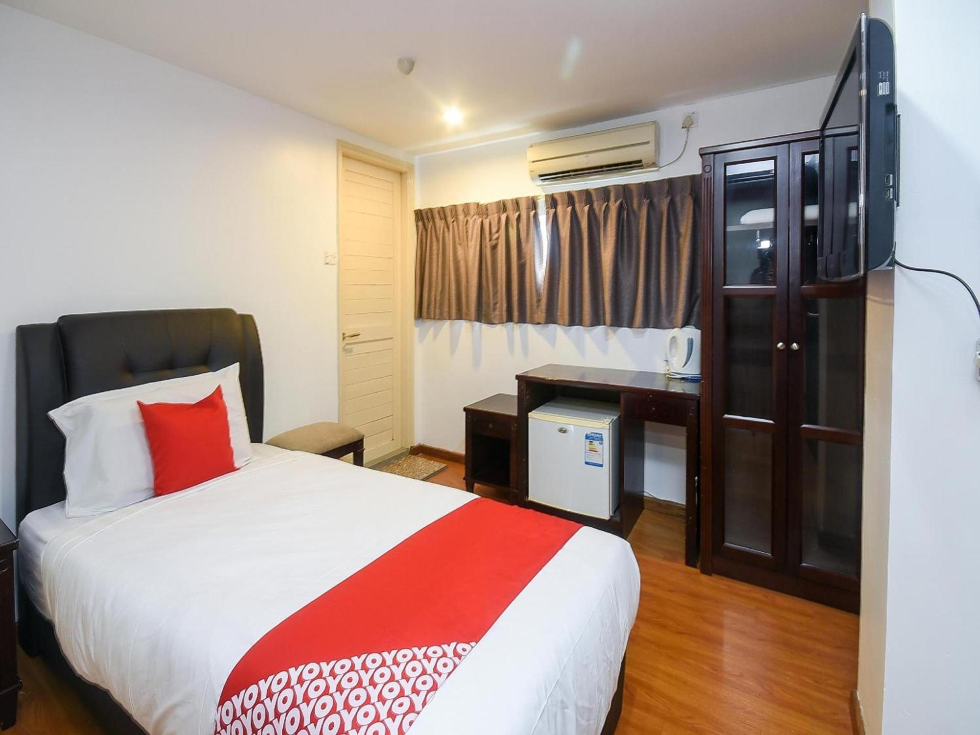 OYO 976 Dragon Inn Miri Exterior foto