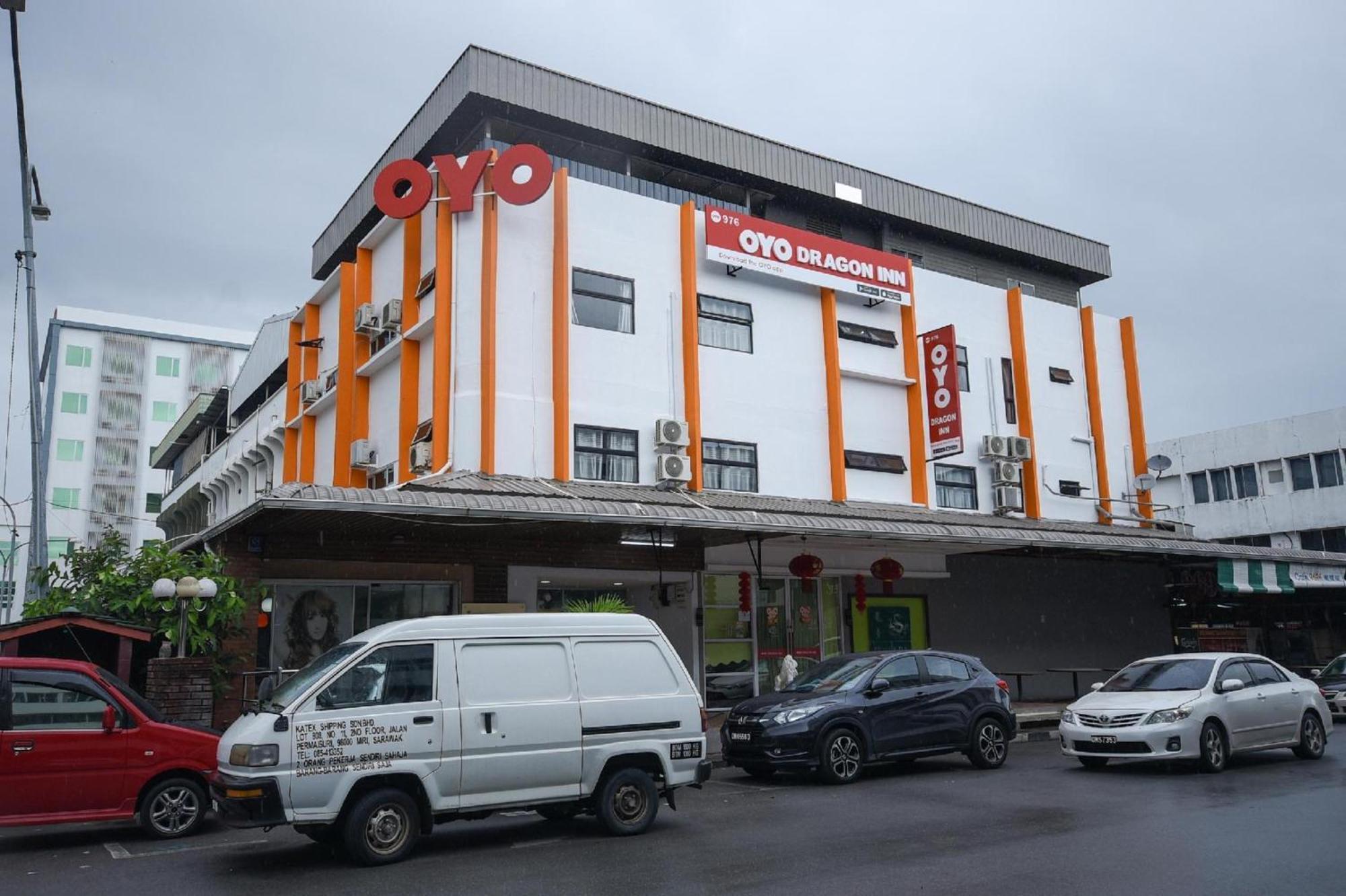 OYO 976 Dragon Inn Miri Exterior foto