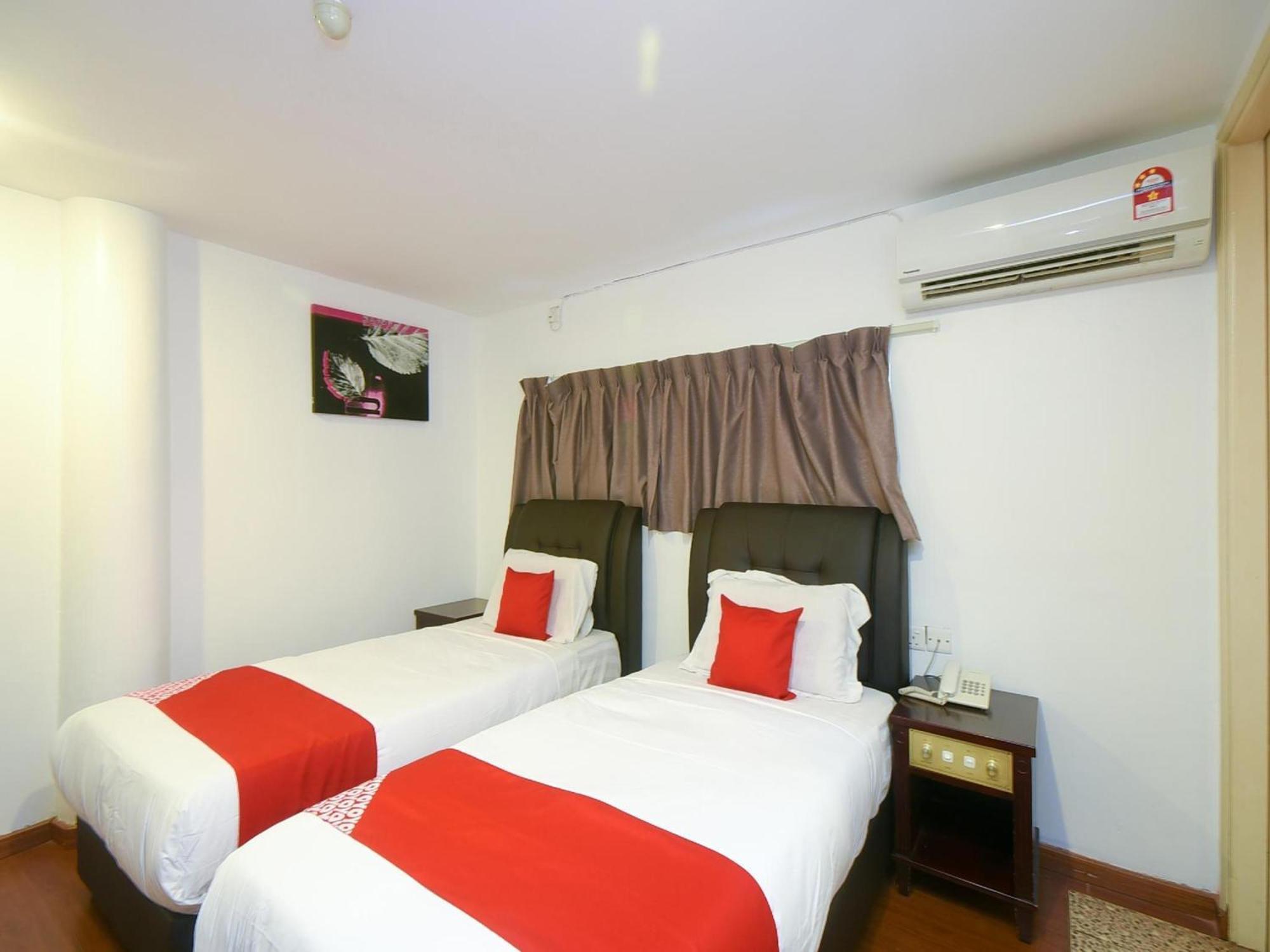 OYO 976 Dragon Inn Miri Exterior foto